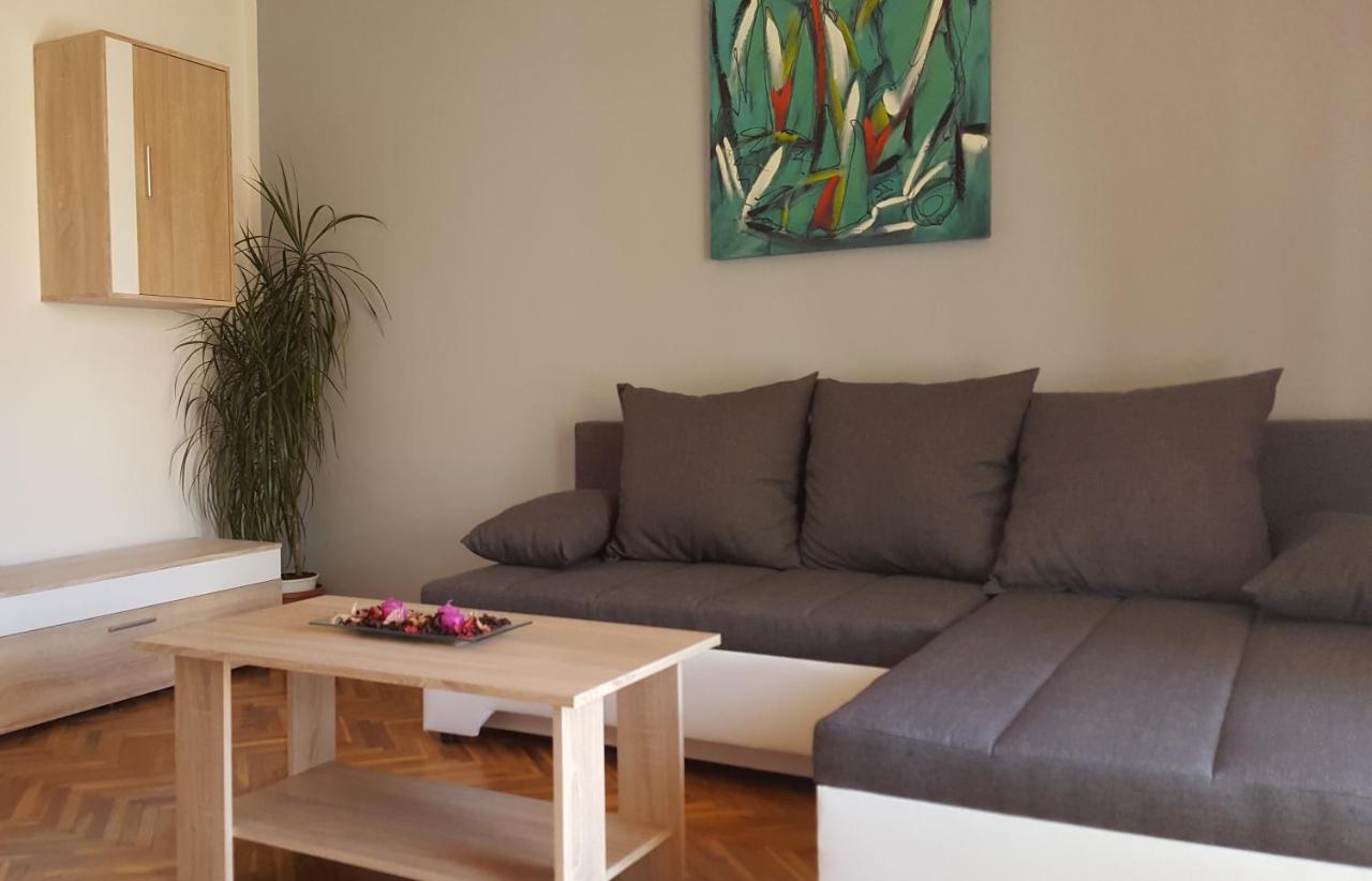 Apartman Ema 4+2 Koromačno Esterno foto
