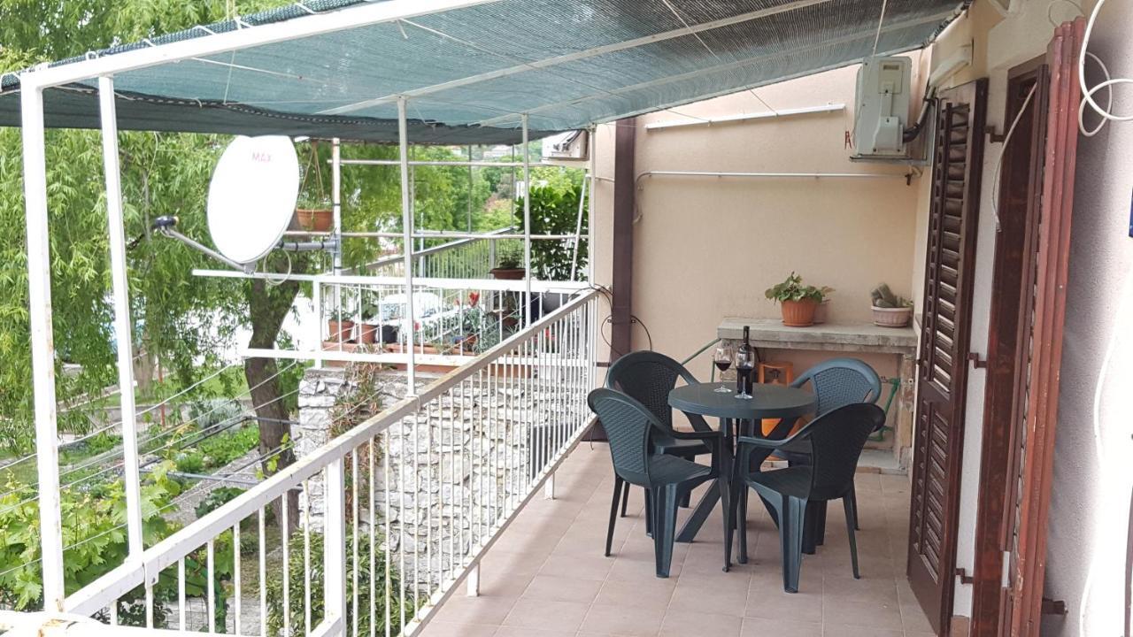 Apartman Ema 4+2 Koromačno Esterno foto