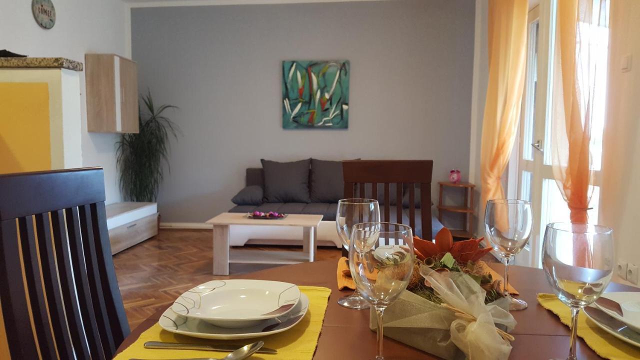 Apartman Ema 4+2 Koromačno Esterno foto